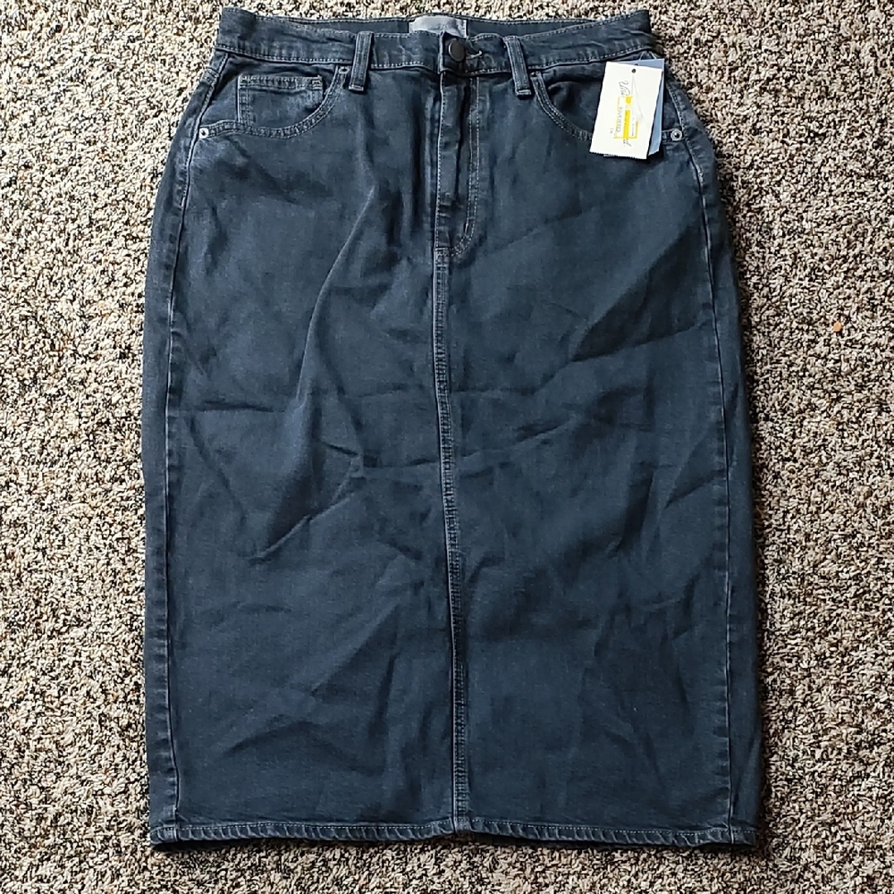 Universal Thread | Classic Denim Skirt in Black